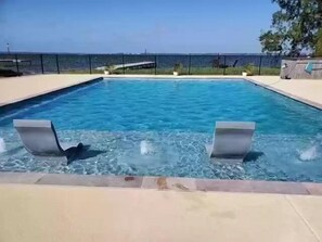 Outdoor pool - Amazing sunset and lake views! (Kerens)