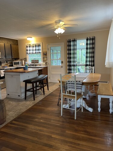 Newly Renovated! Way-Har Farms Guest Cottage