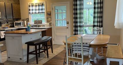 Newly Renovated! Way-Har Farms Guest Cottage