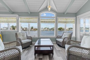 Interior - 5527 Blue Skies and Tailwinds * Canalfront (Kill Devil Hills)