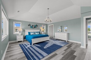 4 bedrooms, desk, free WiFi, bed sheets