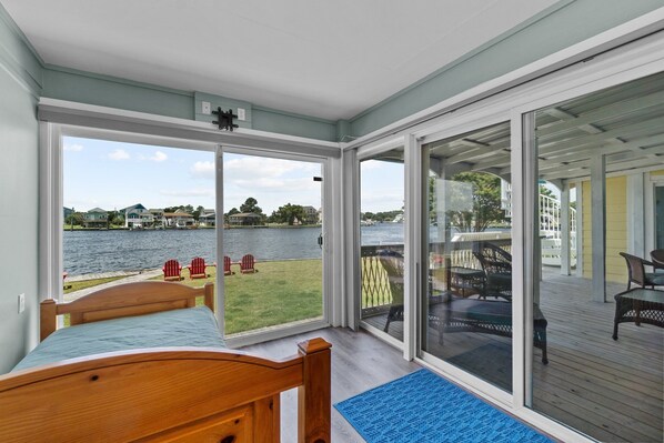 Interior - 5527 Blue Skies and Tailwinds * Canalfront (Kill Devil Hills)