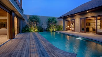 PRESIDENTIAL Three Bedroom Private Pool | 花園景