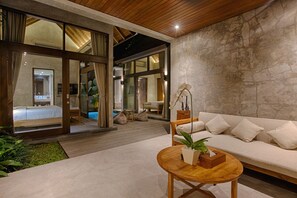 Two Bedroom Private Pool Villa | บริเวณนั่งเล่น | สมาร์ททีวี