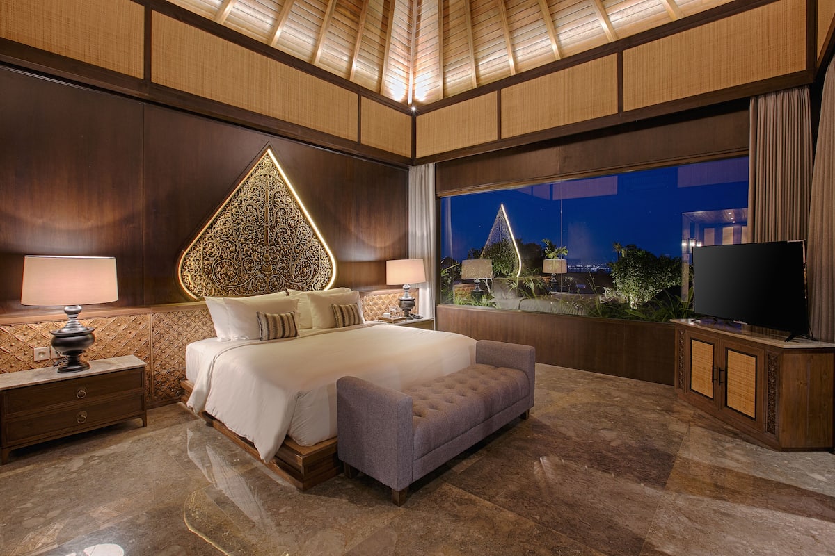 PRESIDENTIAL Three Bedroom Private Pool | 2 bedrooms, premium bedding, in-room safe, free WiFi