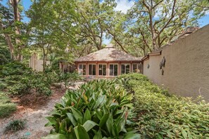 Exterior - Fairway Oaks Villa - Access Private Resort Beaches! (Fernandina Beach)