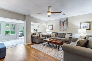 TV - Fairway Oaks Villa - Access Private Resort Beaches! (Fernandina Beach)