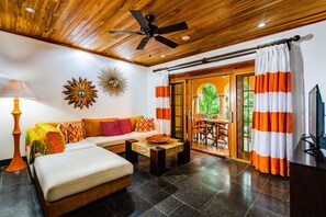 TV - Great Family getaway place, 100Mb wifi, full kitchen 2 mins to beach (Tamarindo)