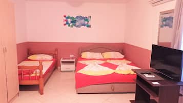 1 bedroom, WiFi, bed sheets