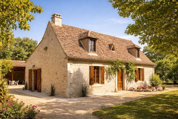 Vue principale de la maison périgourdine