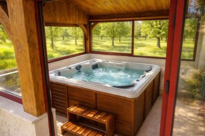 Bain à remous intérieur