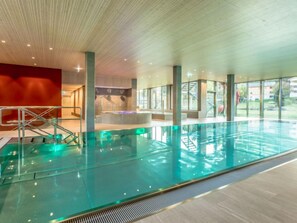 Piscina interna, piscina aquecida