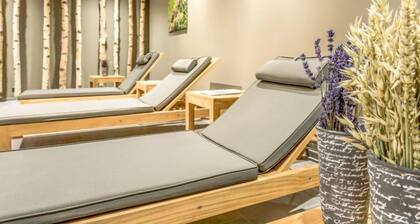 Pradas Resort - 2.5 Zimmer Premium by Interhome