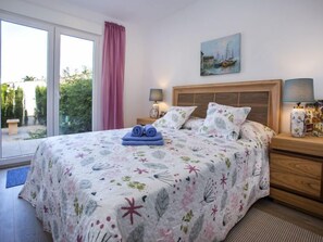 3 slaapkamers, een strijkplank/strijkijzer, wifi