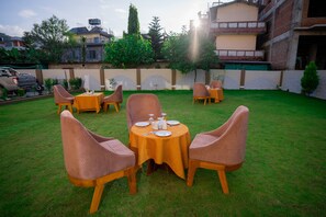 Free daily full breakfast - Hotel Pauwa Pokhara (Pokhara)