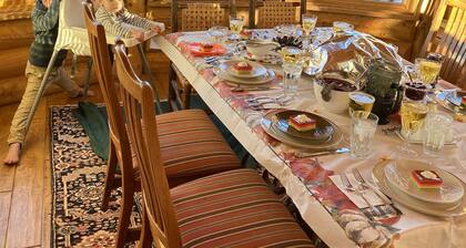 Beautiful cabin overlooking valley