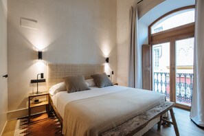 Ropa de cama de alta calidad, caja fuerte, escritorio