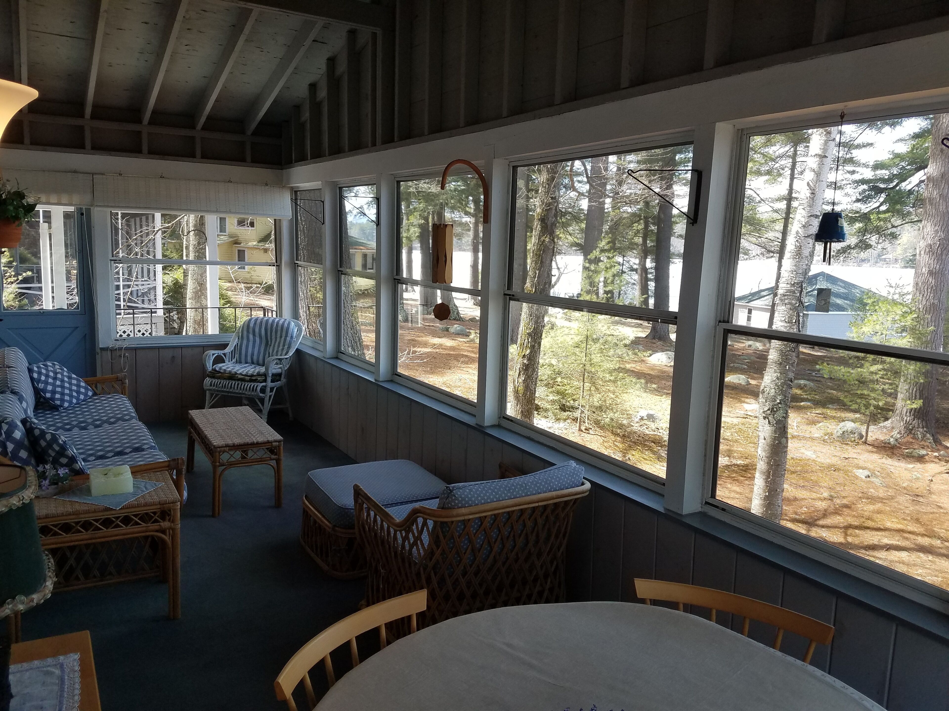 Beautiful Lake Front Cottage on Winter Harbor