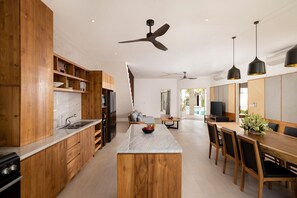 5 Bedroom Pool Villa | Dining room - Villa Christie by Nakula (Seminyak)