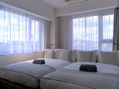 Deluxe Twin, Max 4 Comfort 2, Non Smoking | Down comforters, free WiFi, bed sheets