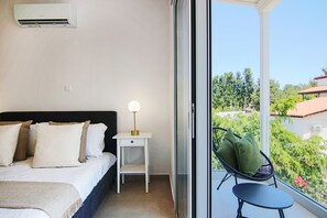 Luxury Apartment | 2 bedrooms, in-room safe, iron/ironing board, free WiFi - Phaedrus Living Seaside Luxury Limnaria 172 (Paphos)