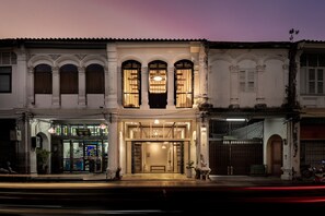 المنشأة من الخارج