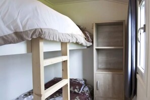 3 camere