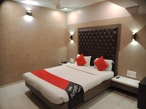 Soundproofing, free WiFi, bed sheets - Hotel Airport Inn One (Ahmedabad)