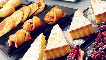 Free daily continental breakfast