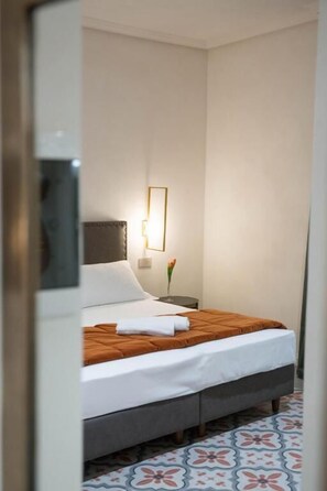 Superior Double Room | Hypo-allergenic bedding, down comforters, minibar, in-room safe - 20 MIGLIA BOUTIQUE HOTEL (Catania)