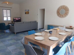 Dining - House - 7 guests - Large private garden (Saint-Gilles-Croix-de-Vie)