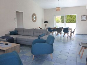 Living area - House - 7 guests - Large private garden (Saint-Gilles-Croix-de-Vie)