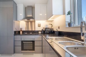 Fridge, microwave, oven, stovetop - Damac Prive 2601 · At The Top Burj View STUDIO - EXPO special price (Business Bay)