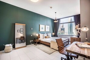 1 غرفة نوم ومكتب ومكواة/لوح كي وسرير سفر