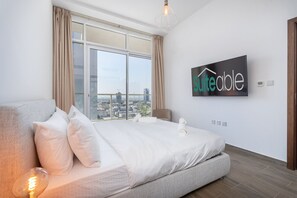 1 غرفة نوم ومكتب ومكواة/لوح كي وسرير سفر