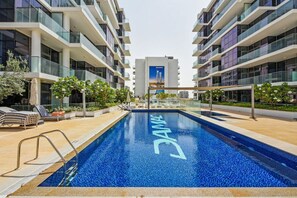 Pool - DAMAC HILLS, Loreto 1 B - 502B · Bright and spacious apartment in DAMAC HILLS (دبي)