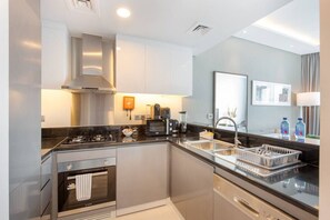 Fridge, microwave, oven, stovetop