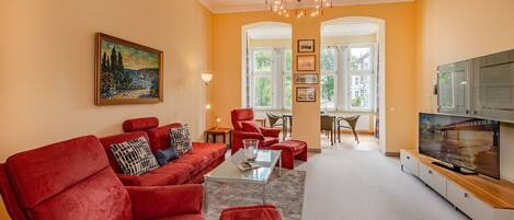 Télévision, chaîne hi-fi