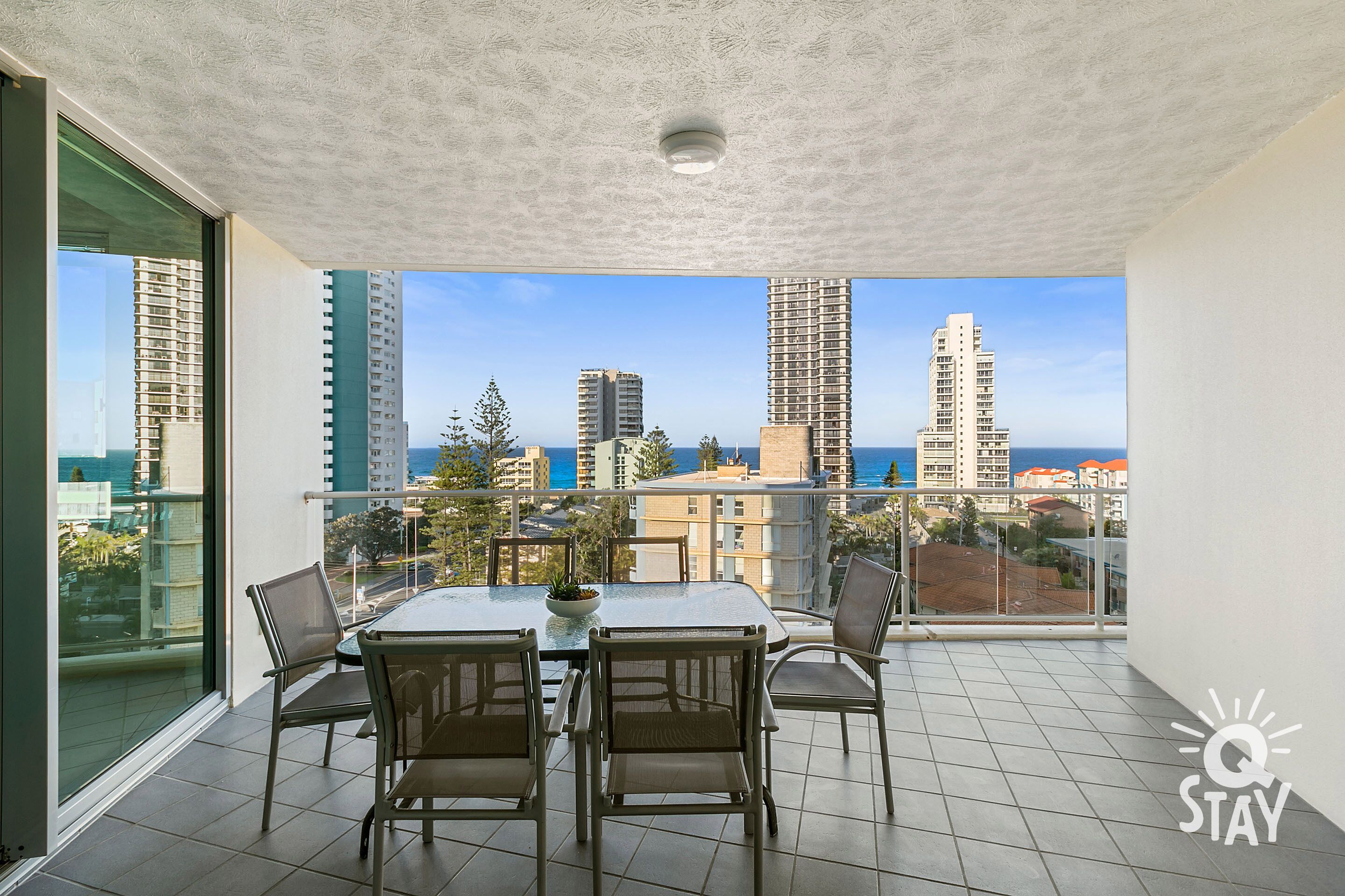 3 Bedroom Unit with Sea Views in Surfers Paradise — image 9