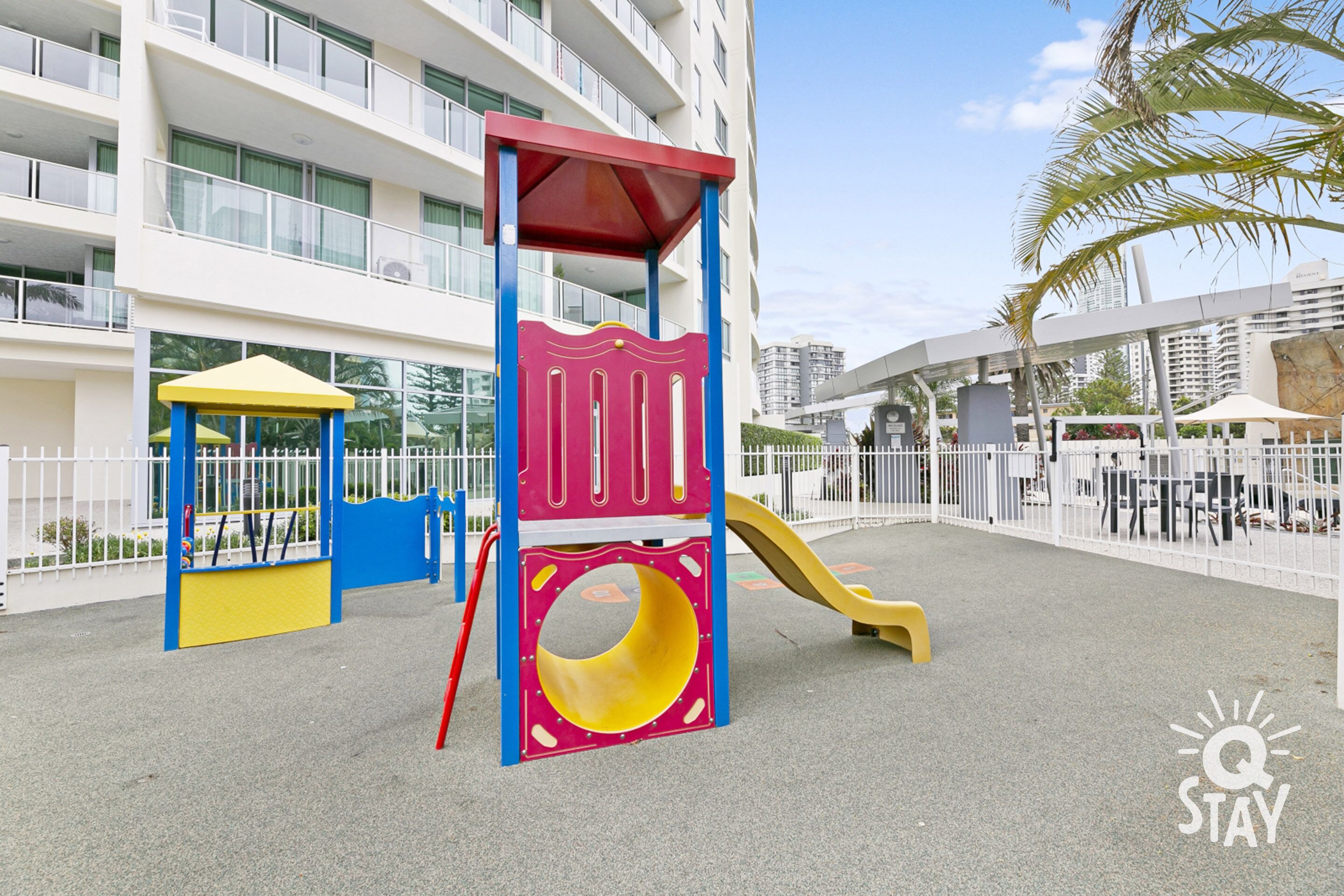 3 Bedroom Unit with Sea Views in Surfers Paradise — image 22