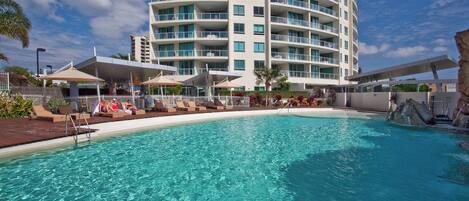 Piscine extérieure, piscine chauffée