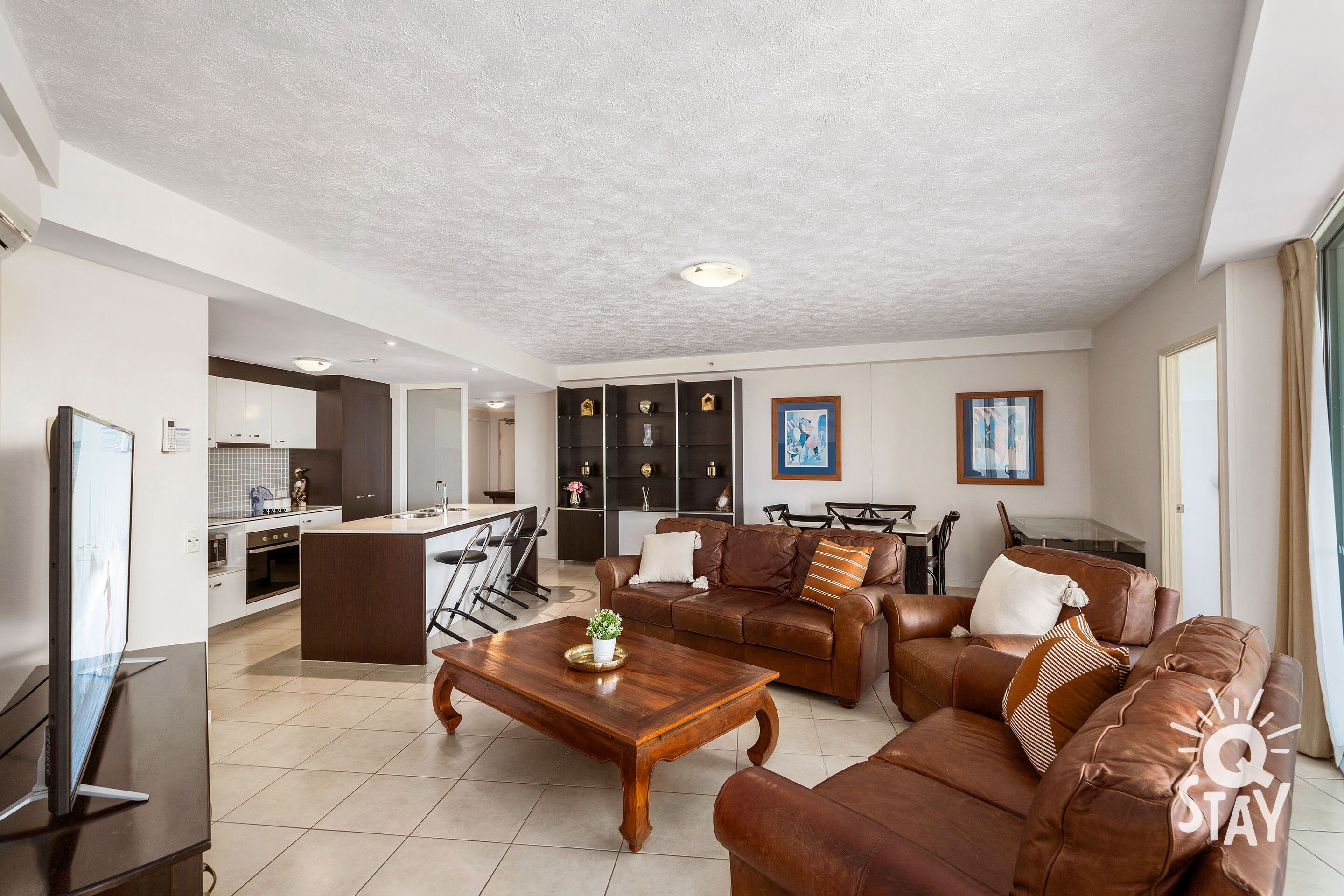 3 Bedroom Unit with Sea Views in Surfers Paradise — image 10