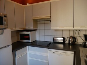 Frigorífico, microondas y lavavajillas