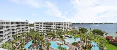 Vue depuis lâhĂ©bergement