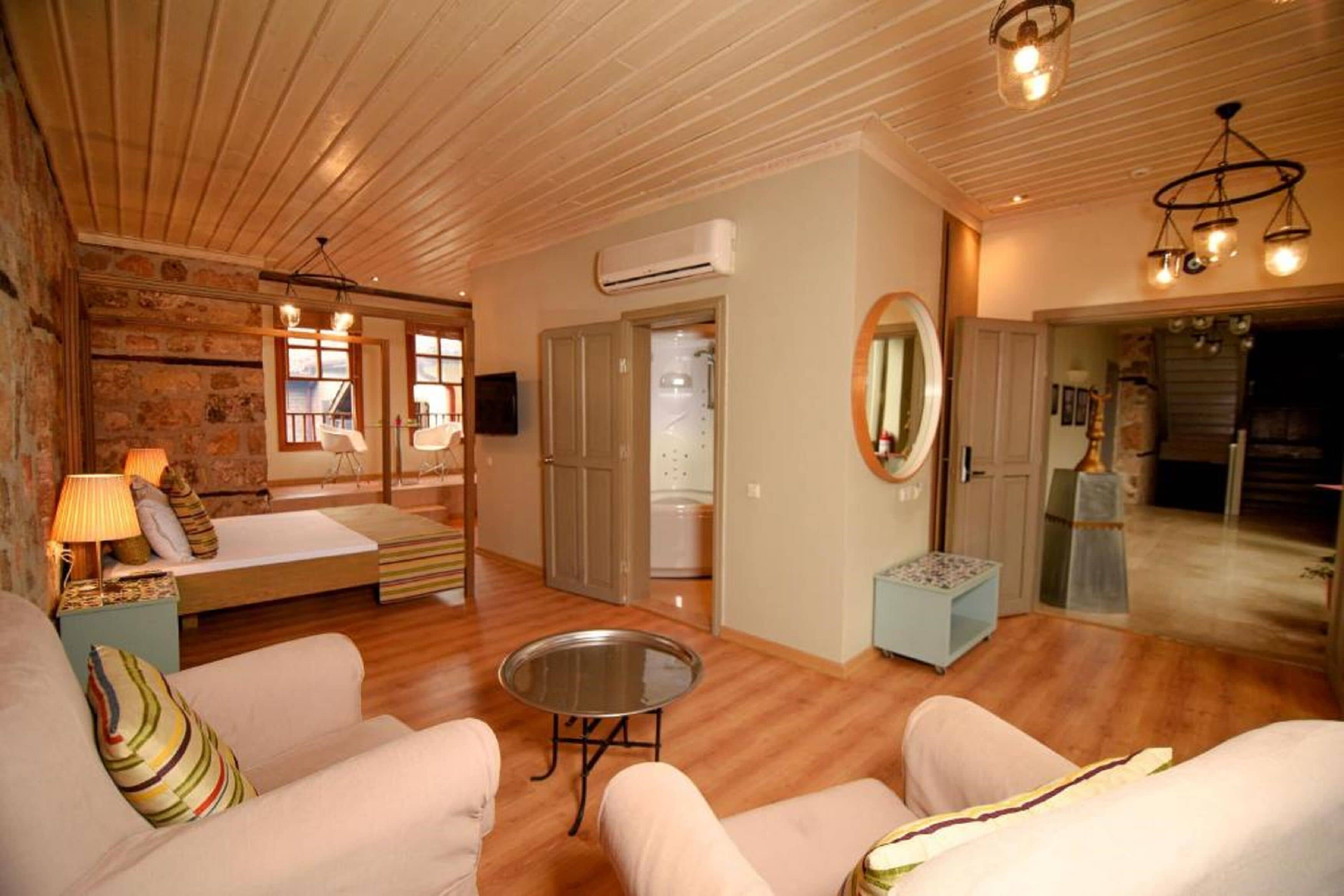 Bureau, fer et planche à repasser, Wi-Fi gratuit, draps fournis