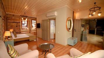 Bureau, fer et planche à repasser, Wi-Fi gratuit, draps fournis