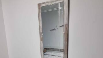 City-Apartment | 1 Schlafzimmer, Daunenbettdecken, Verdunkelungsvorhänge, Reisekinderbett