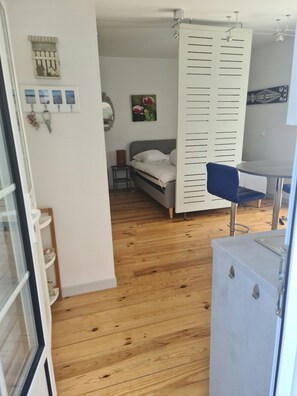 1 dormitorio, tabla de planchar con plancha, cuna de viaje y wifi gratis