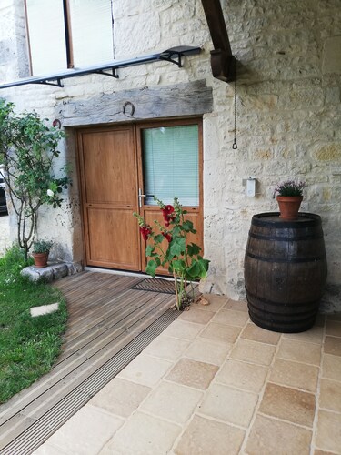 GĂźte pour 2 personnes, Ă la campagne, Ă 20 km au sud de Cahors.