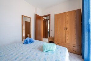 2 室のベッドルーム、WiFi、ベッドシーツ